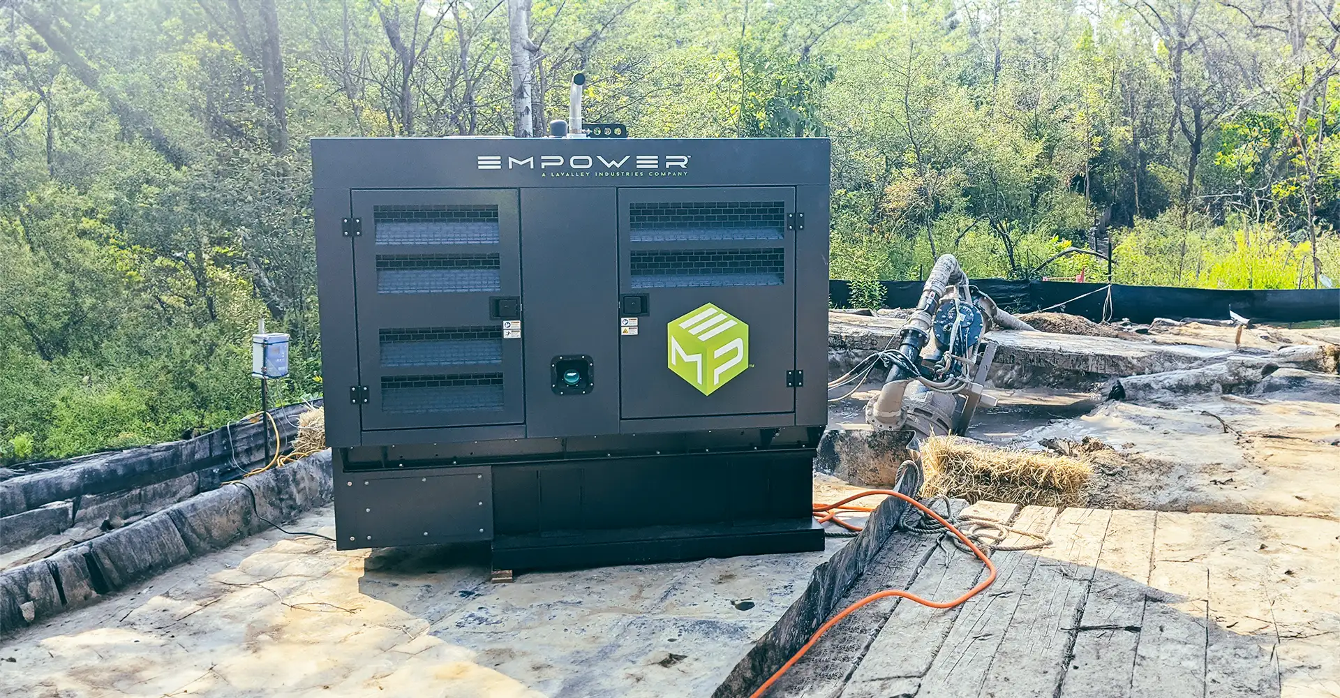 EMPOWER™ and PITPUMP™ efficient generator and powerful mud pump on a HDD job site. This duo is perfect for efficient power solutions on remote infrastructure construction projects.